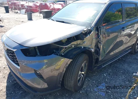 2023 Toyota Highlander Xle z USA, uszkodzony, nr VIN 5TDKDRAH3PS022619